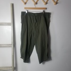 EMILY DANIELS WOMEN'S GREEN CAPRIS PANTS SIZE XL